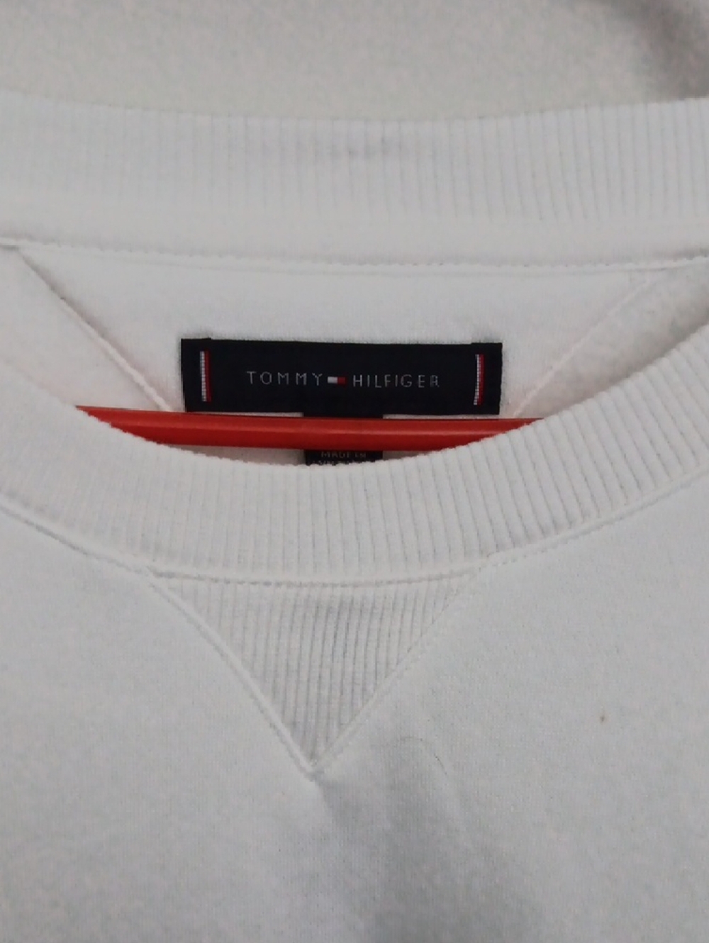 Tommy Hilfiger White Crewneck with Navy Arch Logo - Picture 4 of 4